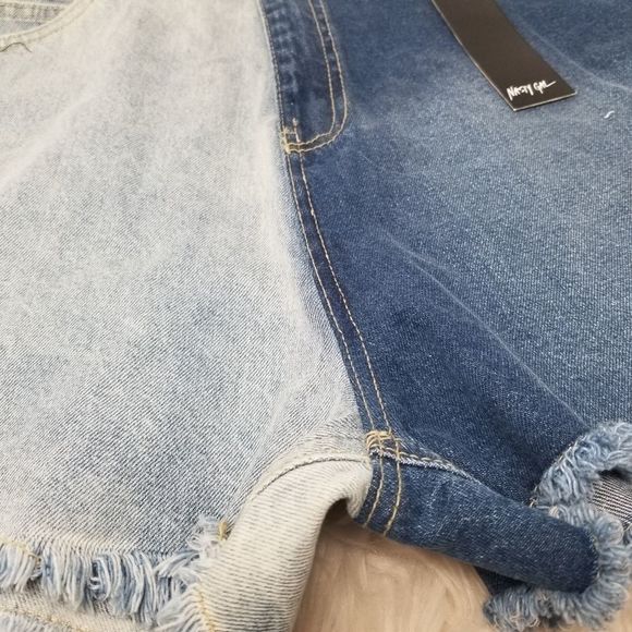 NWT. NASTY GAL SZ 10. HIGH RISE FACTORY CUTOFFS - Picture 2 of 16